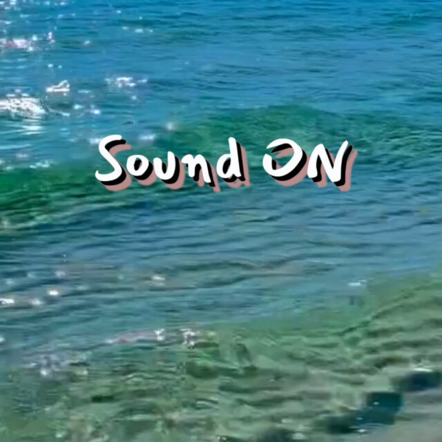 Ci sono suoni che fanno bene. Il mare a settembre è uno di quelli.